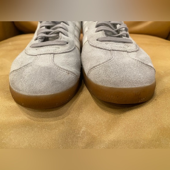 Adidas Gray Suede Sneakers Adidas Gazelle sneaker grey suede finish gum sole - Picture 9 of 10